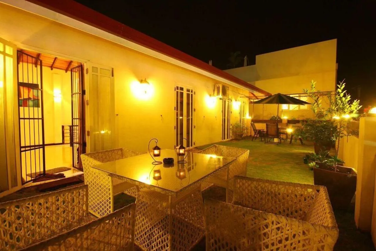 Blue Water Boutique Hotel Negombo