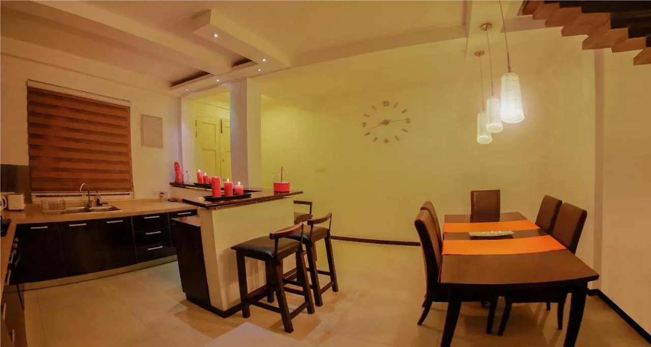 Blue Water Boutique Hotel Negombo